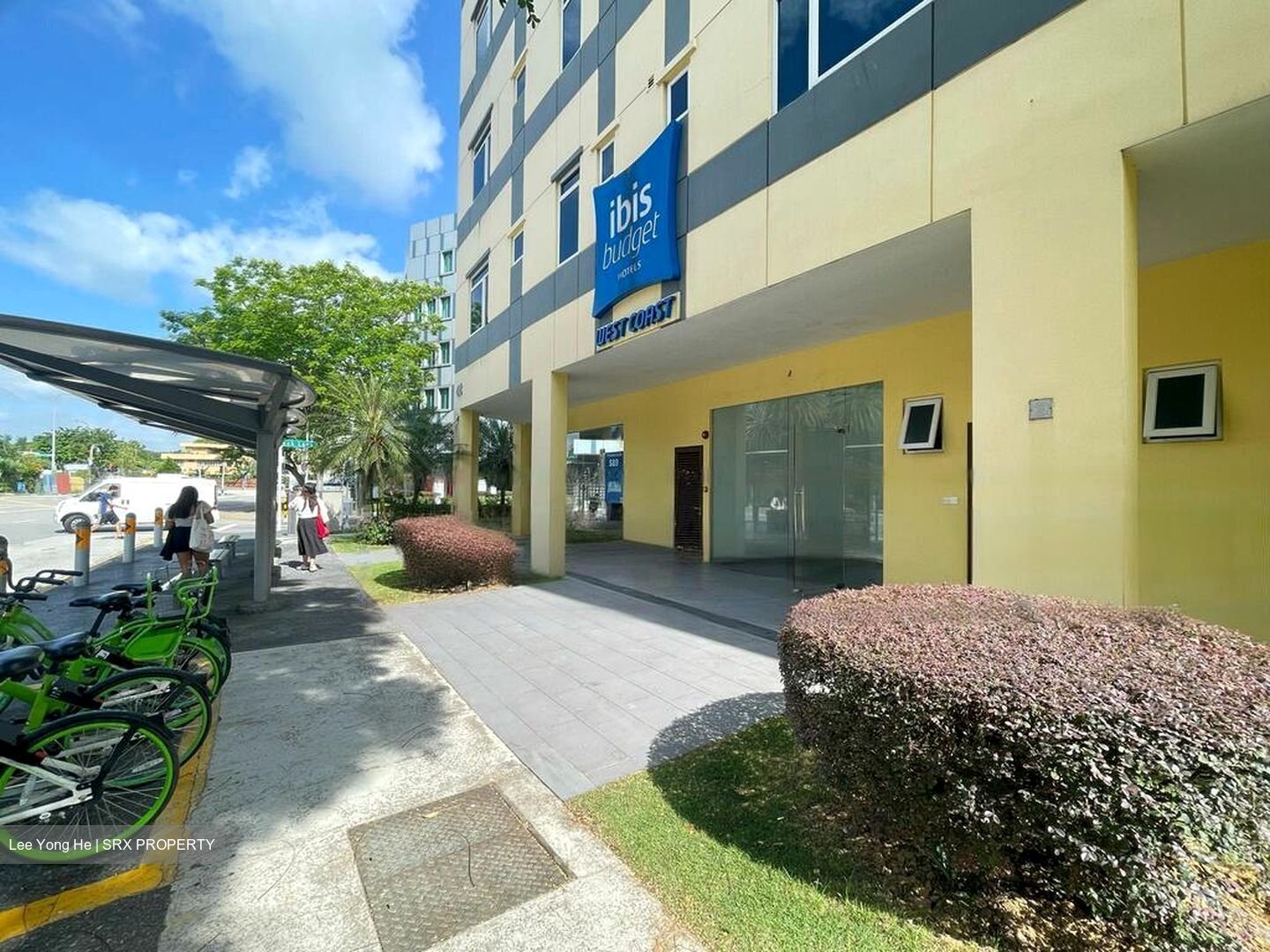 West Coast Highway (D5), Retail #460029331